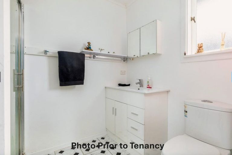 Photo of property in 1 Sarona Avenue, Glen Eden, Auckland, 0602