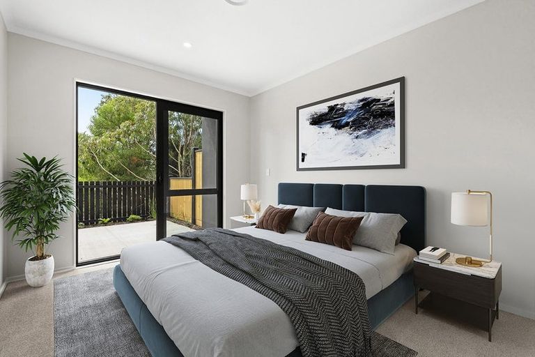 Photo of property in 1/3 Parapara Place, Albany, 0632