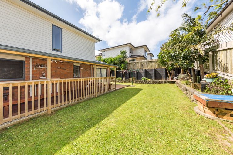 Photo of property in 8 Staten Place, Mangere, Auckland, 2022