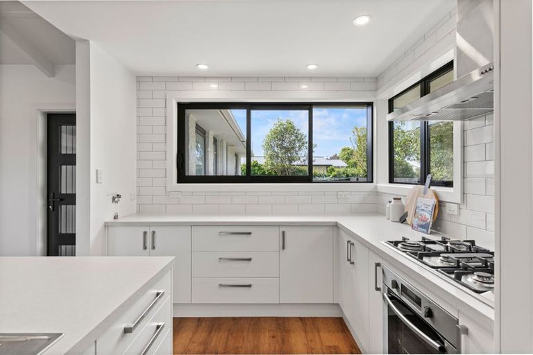 Photo of property in 17 Royleen Street, Casebrook, Christchurch, 8051