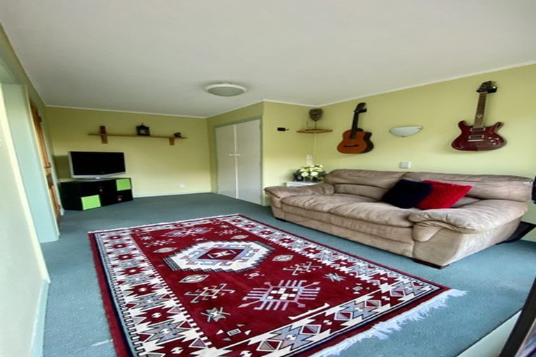 Photo of property in 79 Larsen Crescent, Tawa, Wellington, 5028
