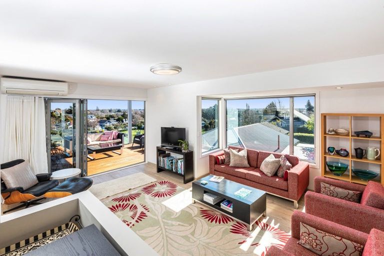 Photo of property in 14 Upper Crichton Terrace, Cashmere, Christchurch, 8022