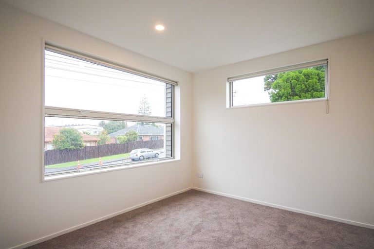Photo of property in 4/10 Tirimoana Road, Te Atatu South, Auckland, 0602
