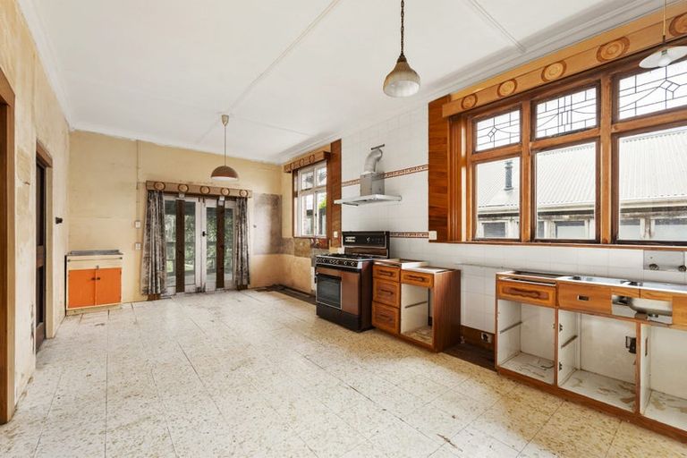 Photo of property in 42 Karepa Street, Brooklyn, Wellington, 6021