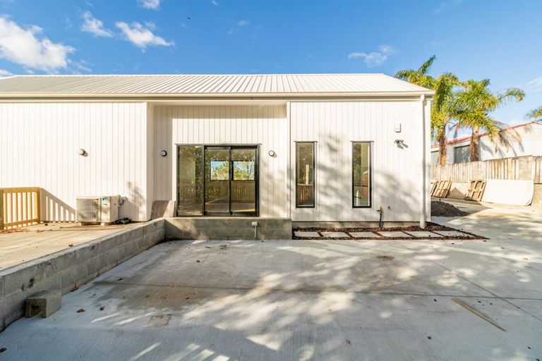 Photo of property in 12 Blanc Road, Silverdale, 0932