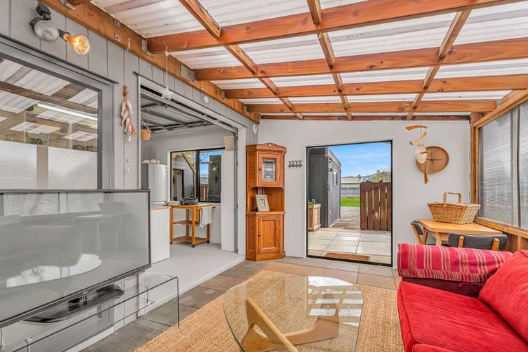 Photo of property in 17 Cook Drive, Whitianga, 3510