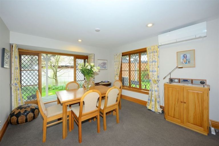 Photo of property in 16 Glenburn Place, Avonhead, Christchurch, 8042