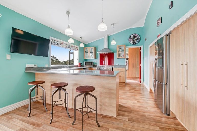 Photo of property in 180 Wishart Road, Helensville, 0875