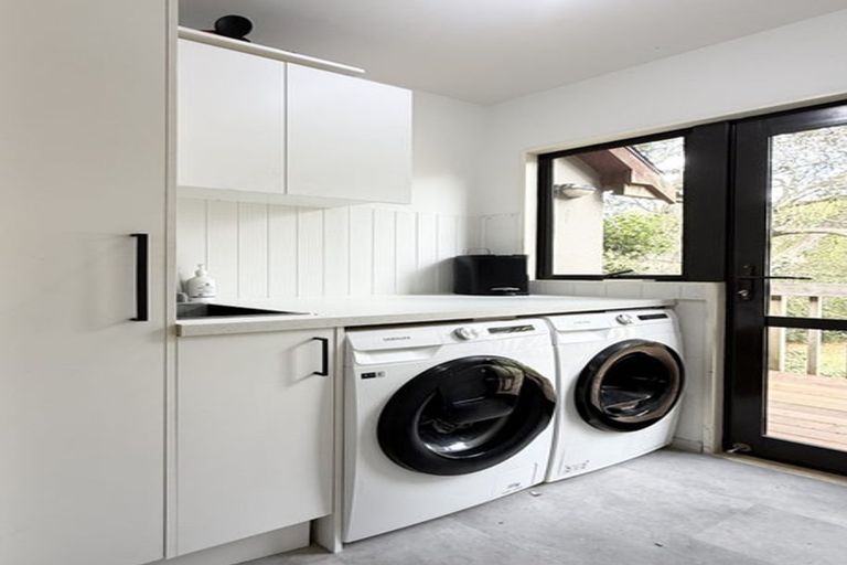 Photo of property in 701b Beach Road, Rothesay Bay, Auckland, 0630