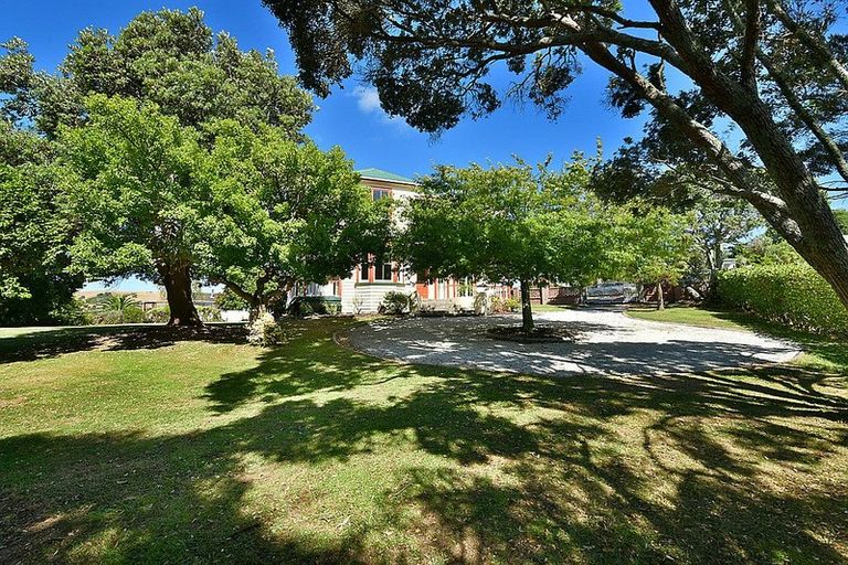 Photo of property in 14 Nelson Street, Helensville, 0800