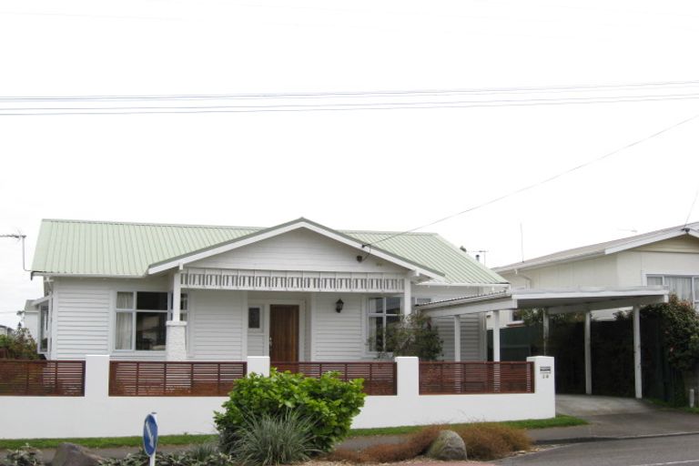 Photo of property in 28 Paynters Avenue, Strandon, New Plymouth, 4312