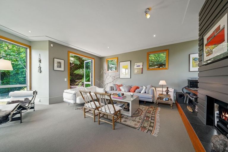 Photo of property in 19 Dillon Street, Lowry Bay, Lower Hutt, 5013