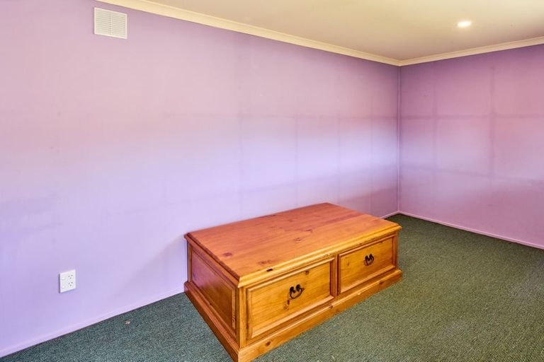 Photo of property in 15b Florio Terrace, Tawa, Wellington, 5028