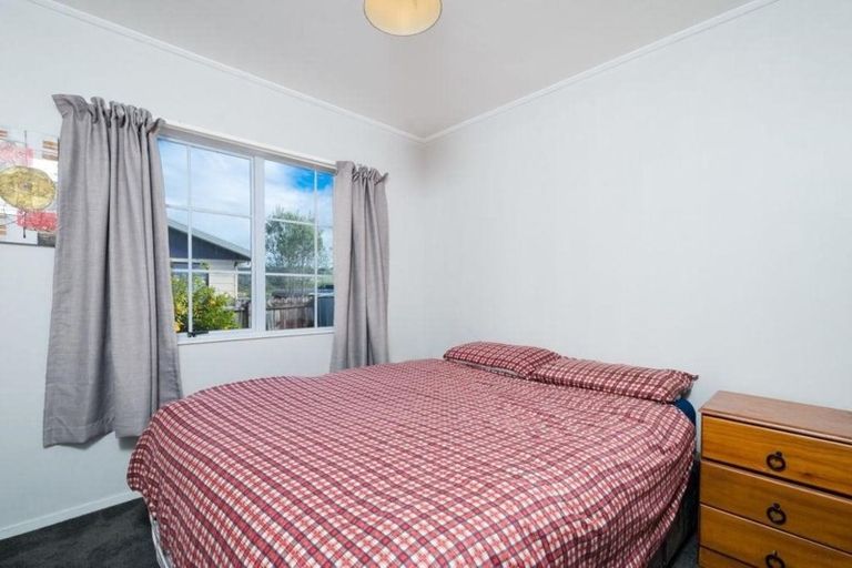 Photo of property in 1/82 Luanda Drive, Ranui, Auckland, 0612