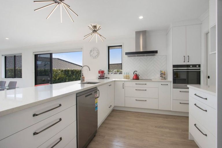 Photo of property in 39 Arran Drive, Aongatete, 3178