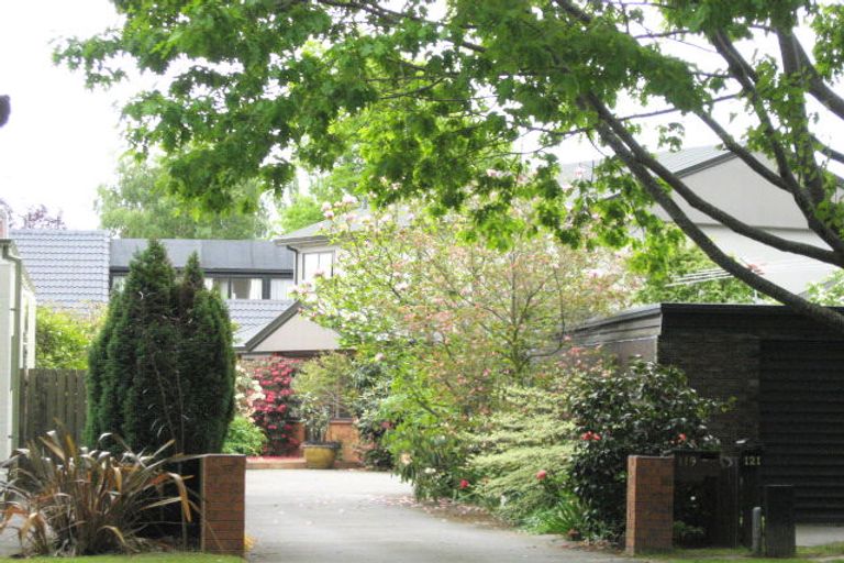 Photo of property in 119 Grahams Road, Burnside, Christchurch, 8053