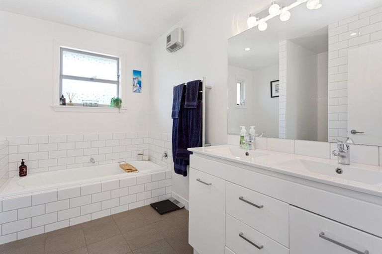 Photo of property in 9 Larch Place, Casebrook, Christchurch, 8051