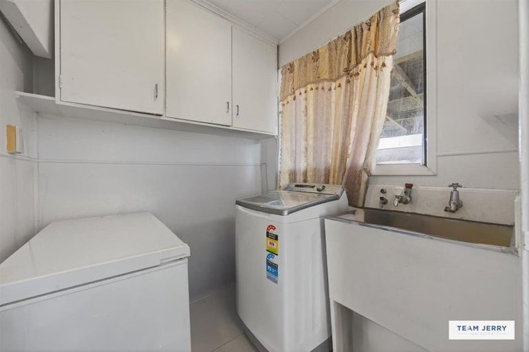 Photo of property in 9 Shalimar Place, Clover Park, Auckland, 2019