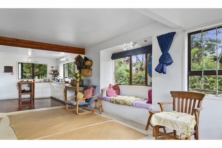 Photo of property in 131 Colwill Road, Massey, Auckland, 0614