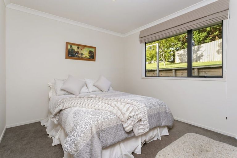 Photo of property in 2 Foothills Lane, Glen Eden, Auckland, 0602