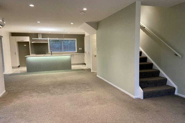 Photo of property in 61u5 Black Rock Road, Newlands, Wellington, 6037