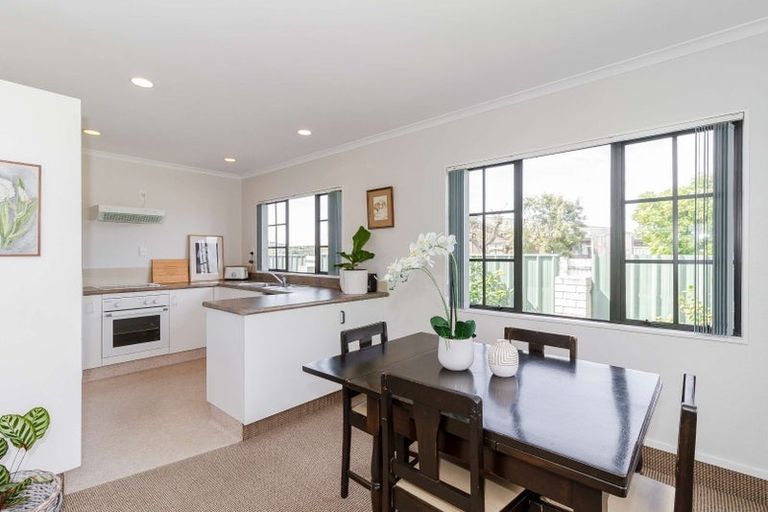 Photo of property in 2a Spriggs Crescent, Greenmeadows, Napier, 4112