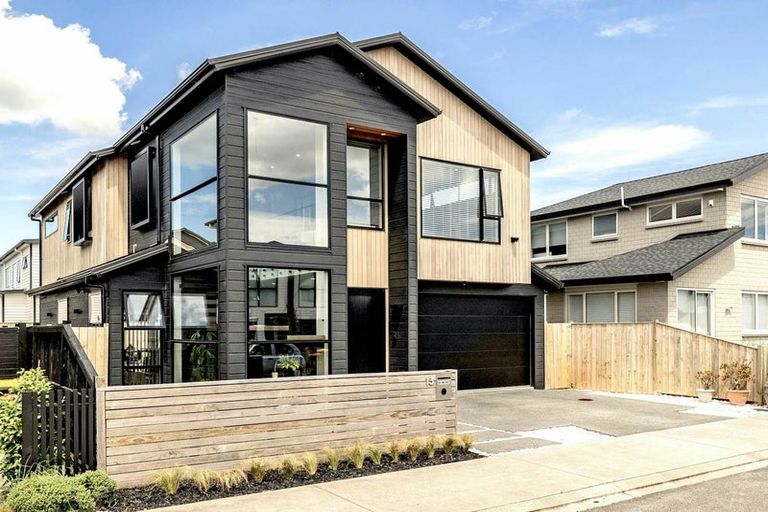 Photo of property in 13 Toanui Road, Hobsonville, Auckland, 0616