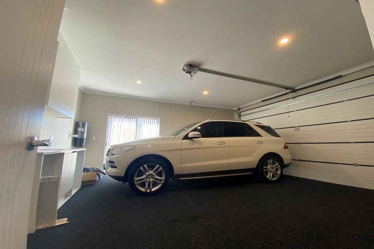 Photo of property in 30 Godfrey Drive, Orewa, 0931