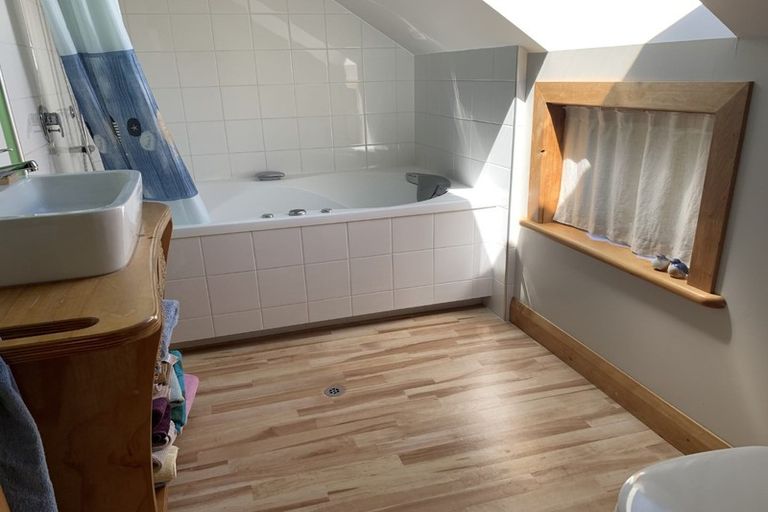 Photo of property in 8 Drake Place, Lake Hawea, Wanaka, 9382