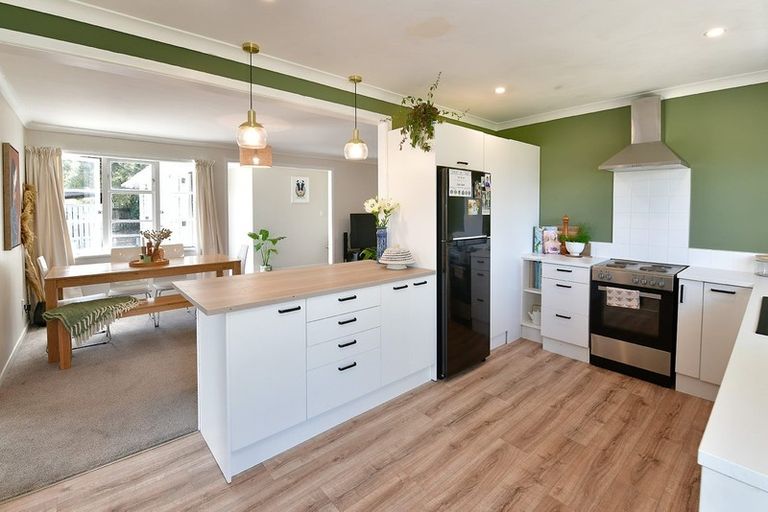 Photo of property in 25 Downer Street, Helensville, 0800