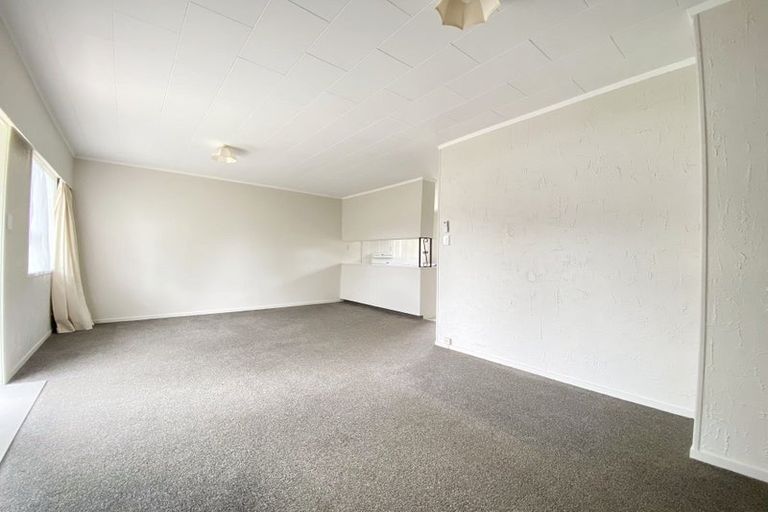 Photo of property in 2/30 Daytona Road, Henderson, Auckland, 0610