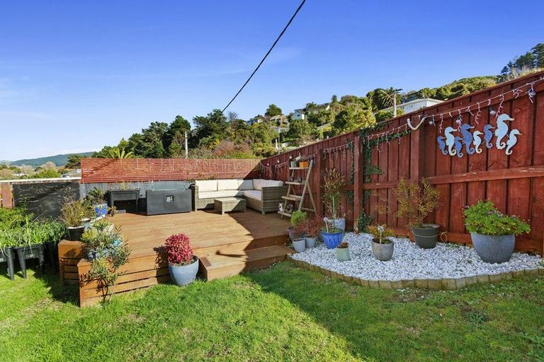 Photo of property in 322a Main Road, Tawa, Wellington, 5028