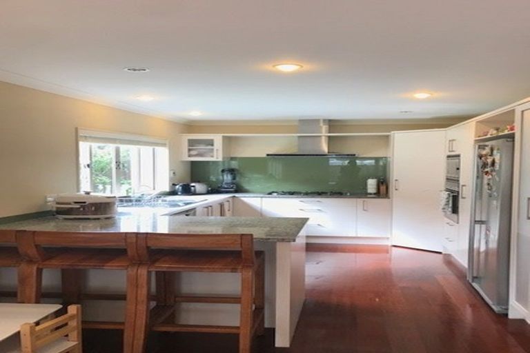 Photo of property in 10 Oak Bark Drive, Schnapper Rock, Auckland, 0632