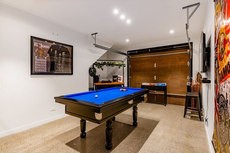 Photo of property in 11 Laguna Place, Matakatia, Whangaparaoa, 0930