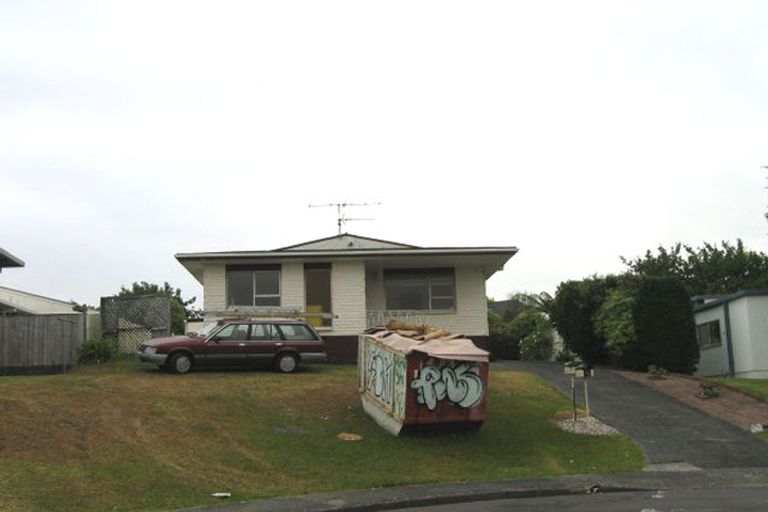 Photo of property in 1/4 Nea Place, Hillcrest, Auckland, 0627