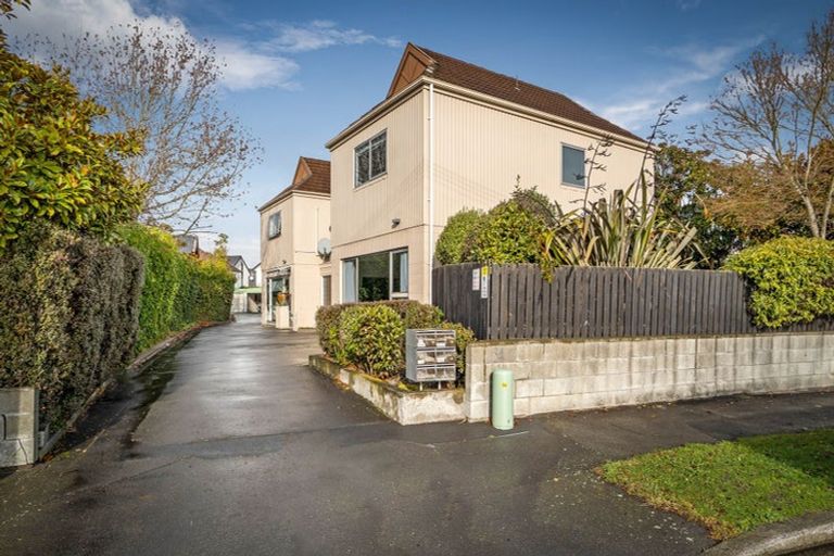 Photo of property in 1/34 Holly Road, St Albans, Christchurch, 8014