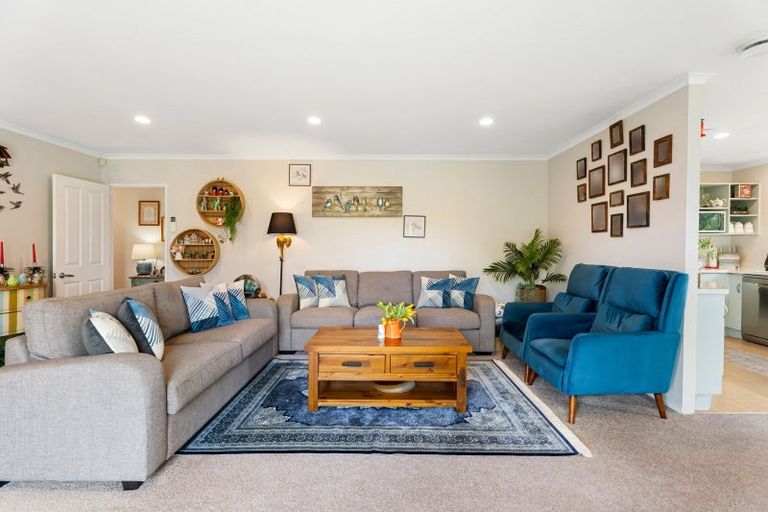 Photo of property in 52 Wattle Farm Road, Wattle Downs, Auckland, 2103