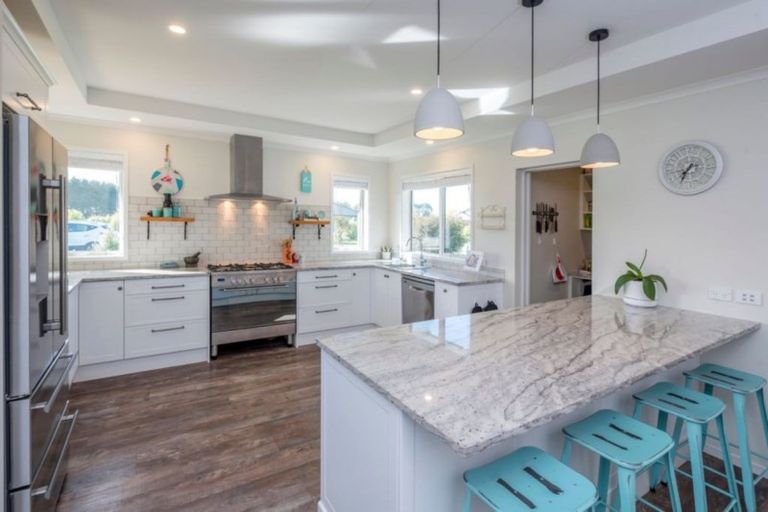 Photo of property in 55 Garth Road, Levin, 5571