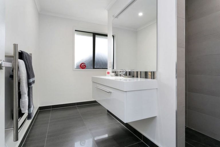 Photo of property in 28 Lilac Close, Cambridge, 3434