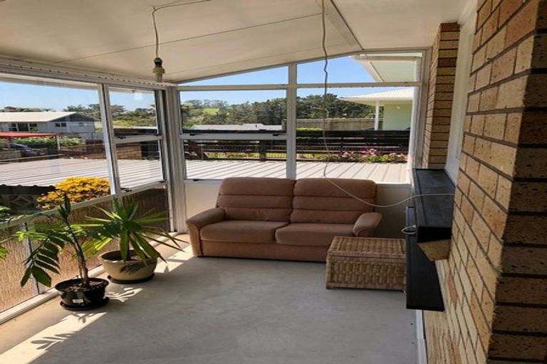 Photo of property in 2 Eton Place, Spotswood, New Plymouth, 4310