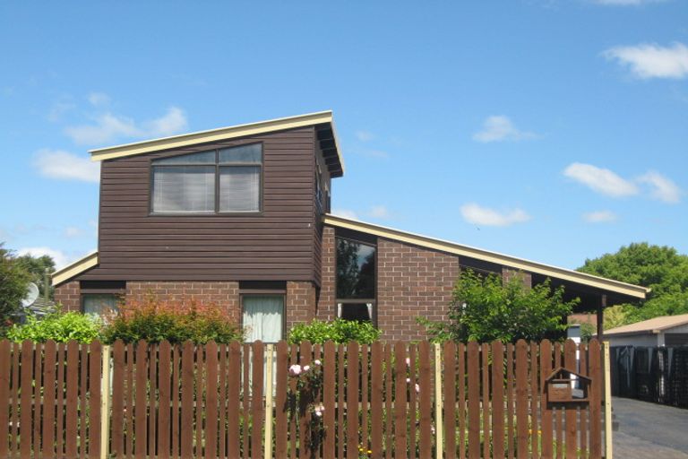 Photo of property in 37 Malabar Crescent, Broomfield, Christchurch, 8042