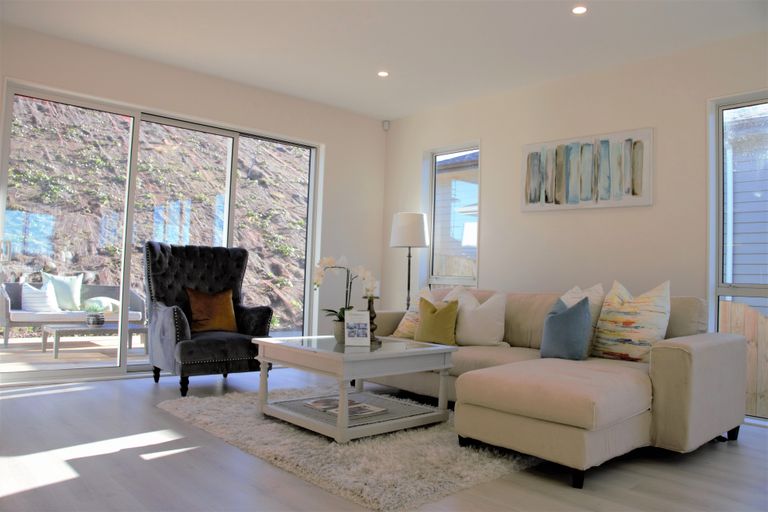 Photo of property in 98 Godfrey Drive, Orewa, 0931