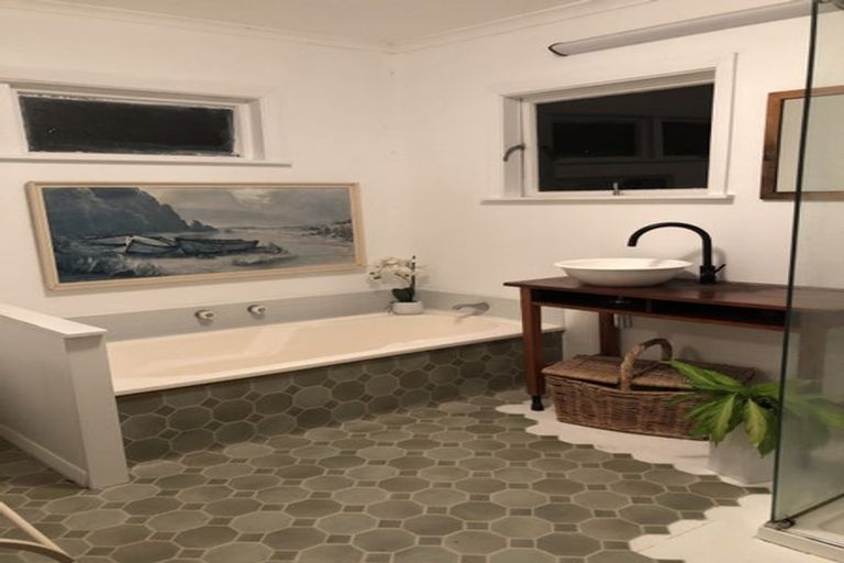 Photo of property in 10 Kiwi Road, Raumati Beach, Paraparaumu, 5032