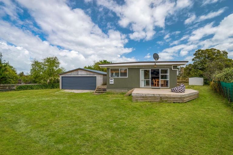 Photo of property in 2 Okahukura Road, Tapora, Wellsford, 0977