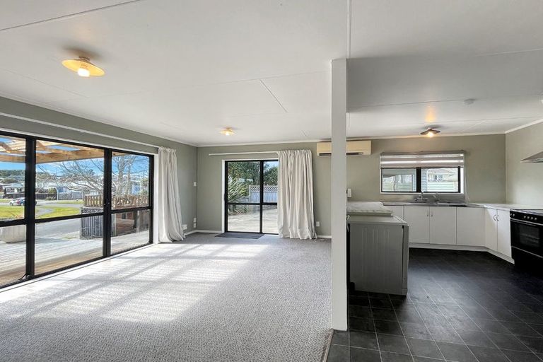 Photo of property in 27 Tiller Close, Kelvin Grove, Palmerston North, 4414