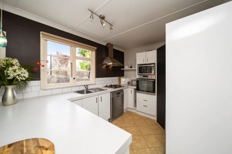 Photo of property in 191 Tukapa Street, Westown, New Plymouth, 4310