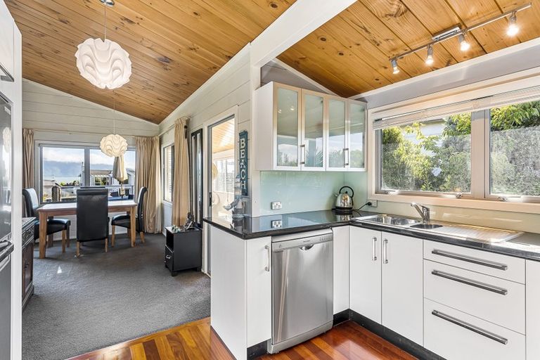 Photo of property in 112 Manly Street, Paraparaumu Beach, Paraparaumu, 5032