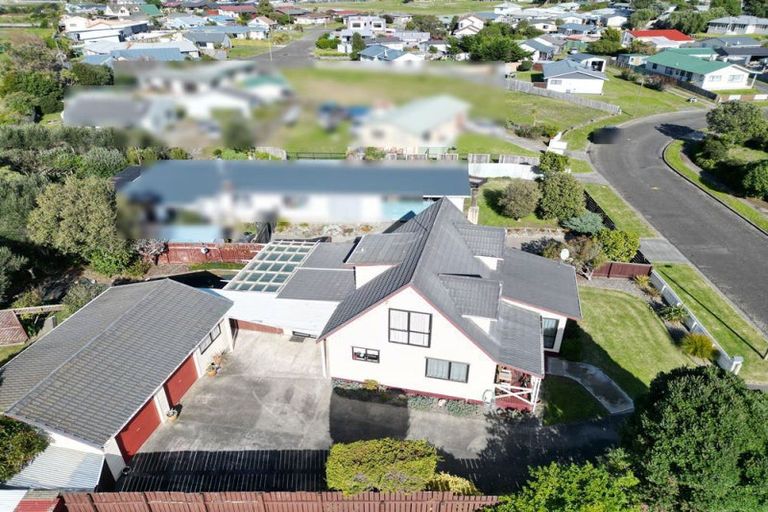 Photo of property in 38 Hennessy Street East, Foxton Beach, Foxton, 4815