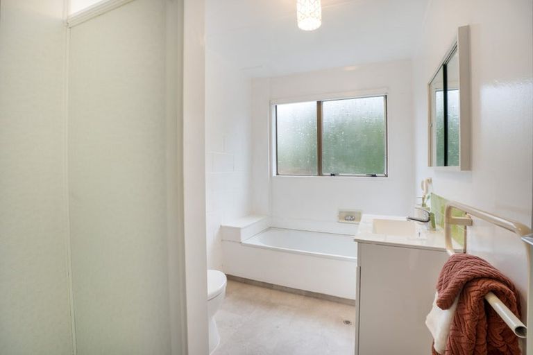 Photo of property in 4a Makatote Grove, Churton Park, Wellington, 6037