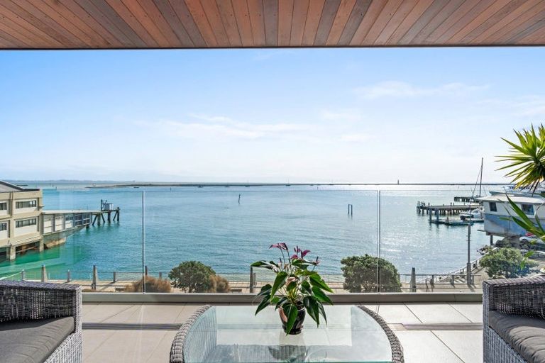 Photo of property in Quay Apartments Tower 2, 206/283 Wakefield Quay, Stepneyville, Nelson, 7010